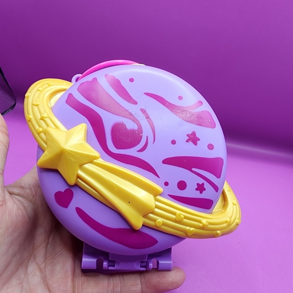 2019 Polly Pocket Saturn Space Explorer Compact Playset - Picture 4 of 6